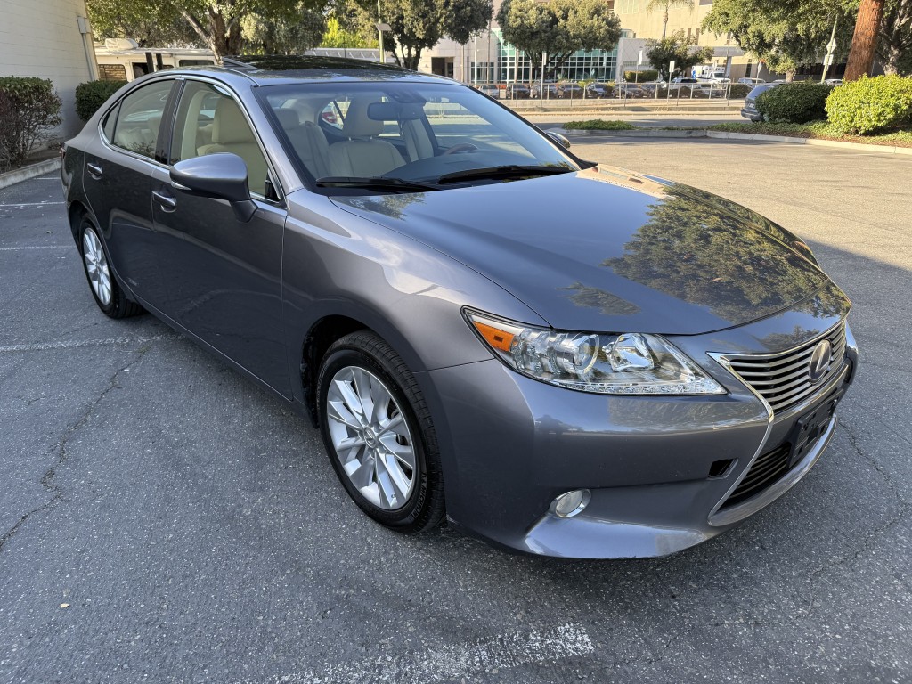 2013 Lexus ES 300H