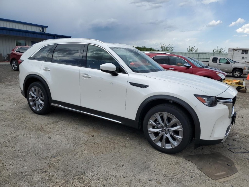 2024 Mazda CX-90