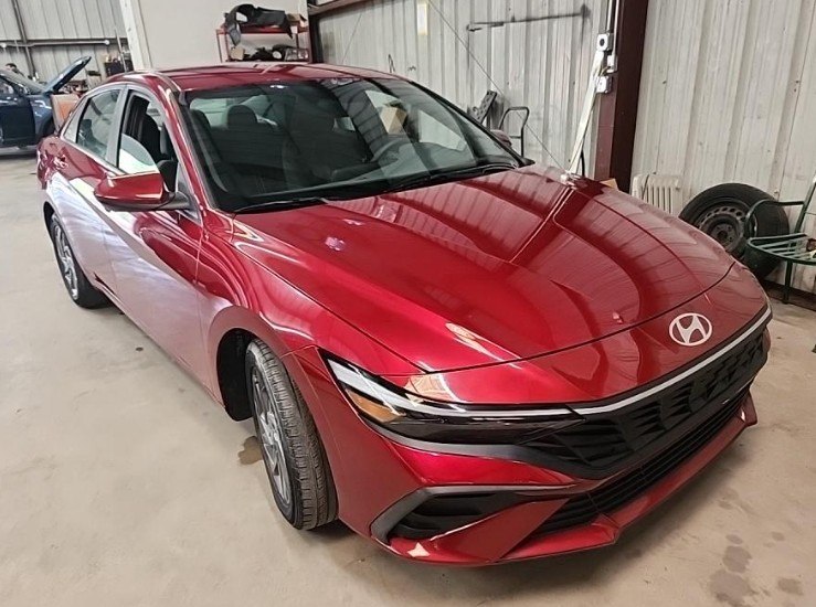2024 HYUNDAI ELANTRA