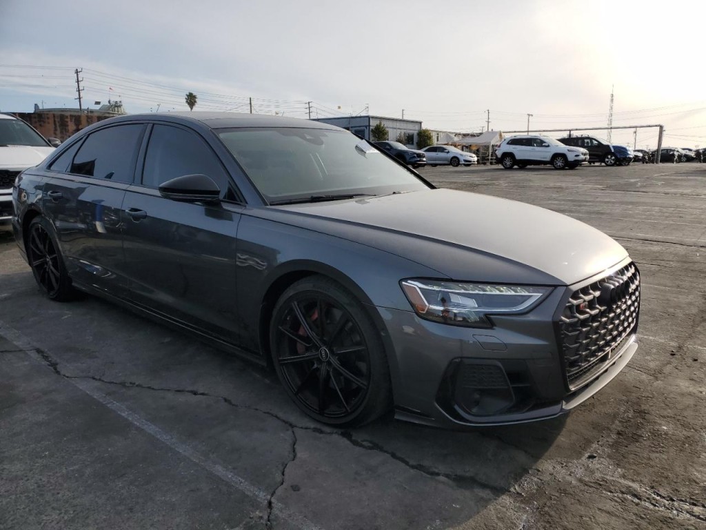 2022 Audi S8