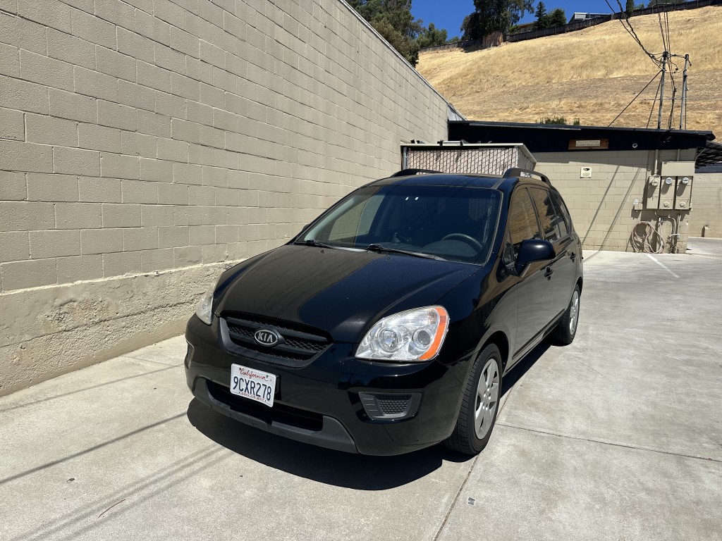 2009 KIA Rondo