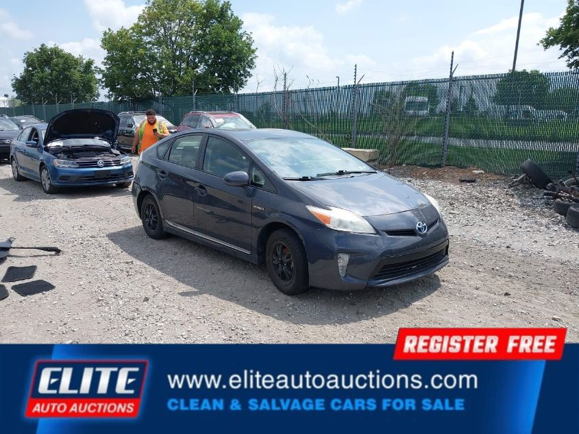 2013 TOYOTA PRIUS