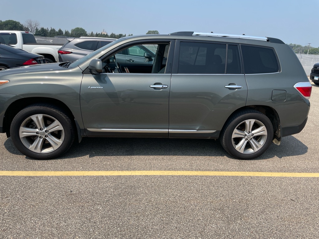 2011 TOYOTA HIGHLANDER