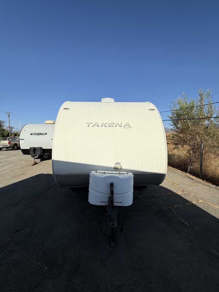 2012 Chalet RV Takena