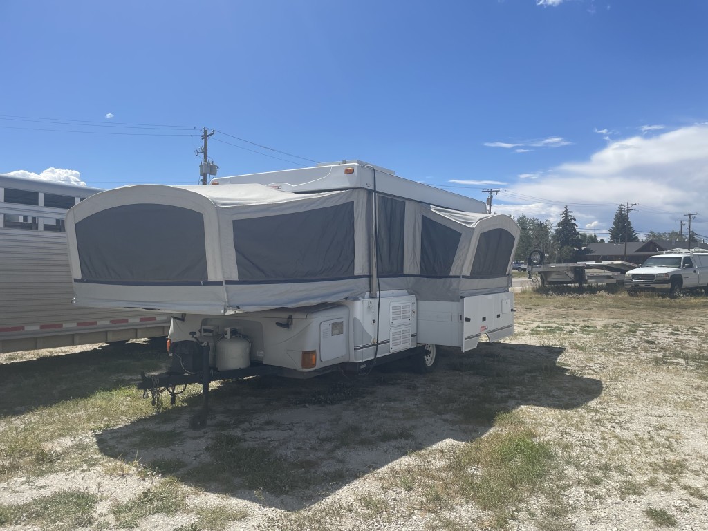 2004 FLEETWOOD TRAILER