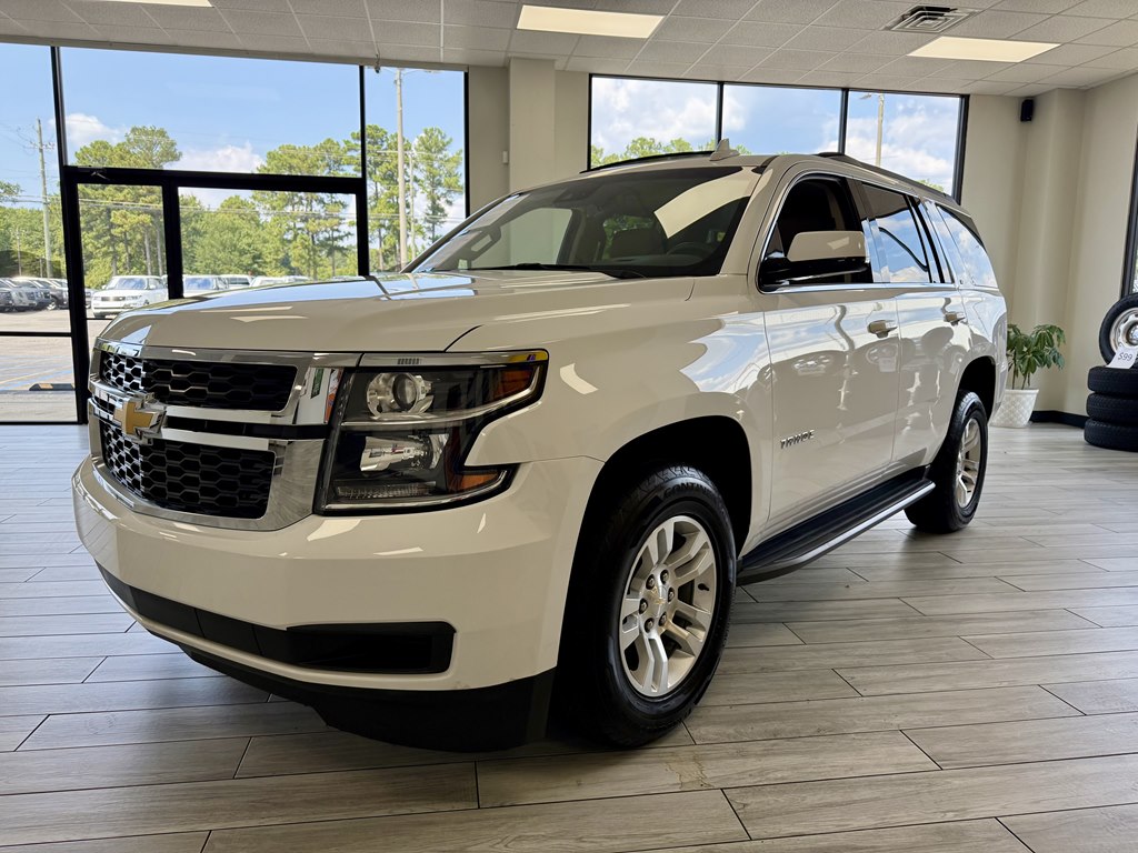 2018 Chevrolet Tahoe LT photo 3