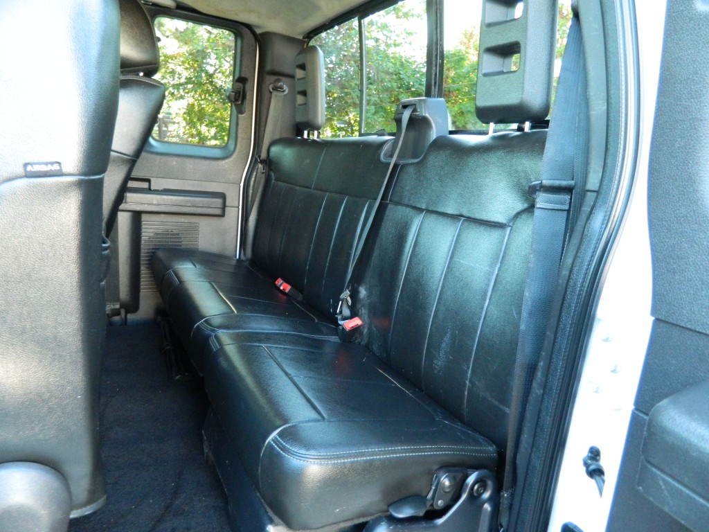 2013 Ford F-250 Lariat photo 21