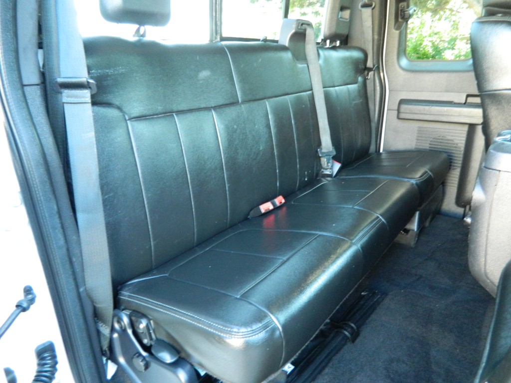 2013 Ford F-250 Lariat photo 22