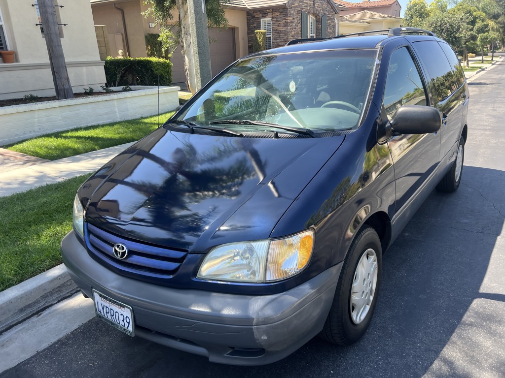 2003 Toyota Sienna