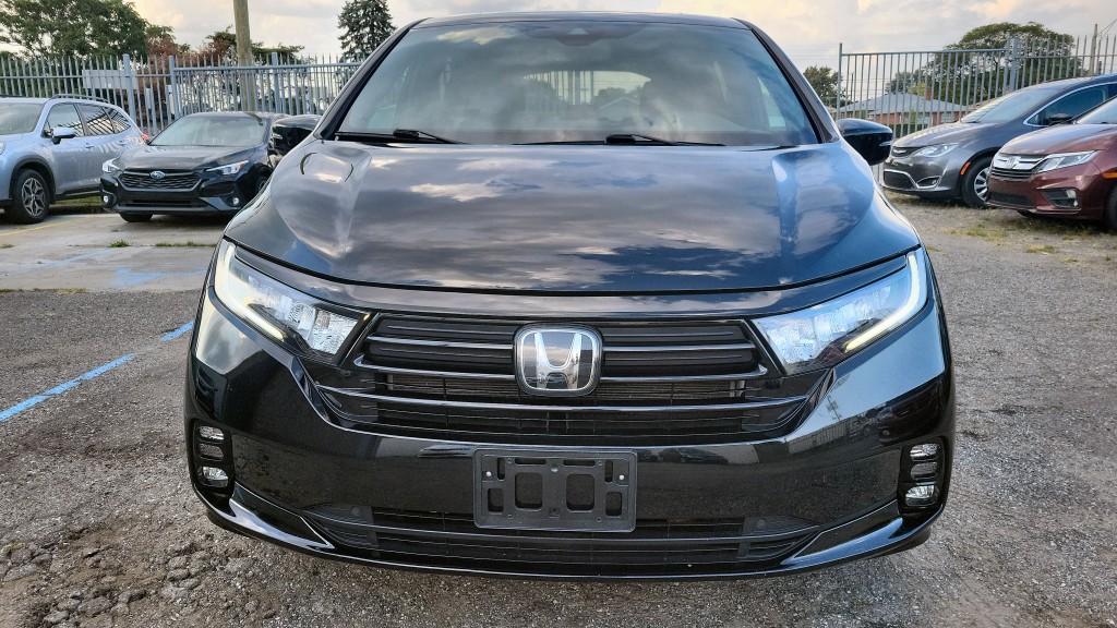 2023 Honda Odyssey photo 2
