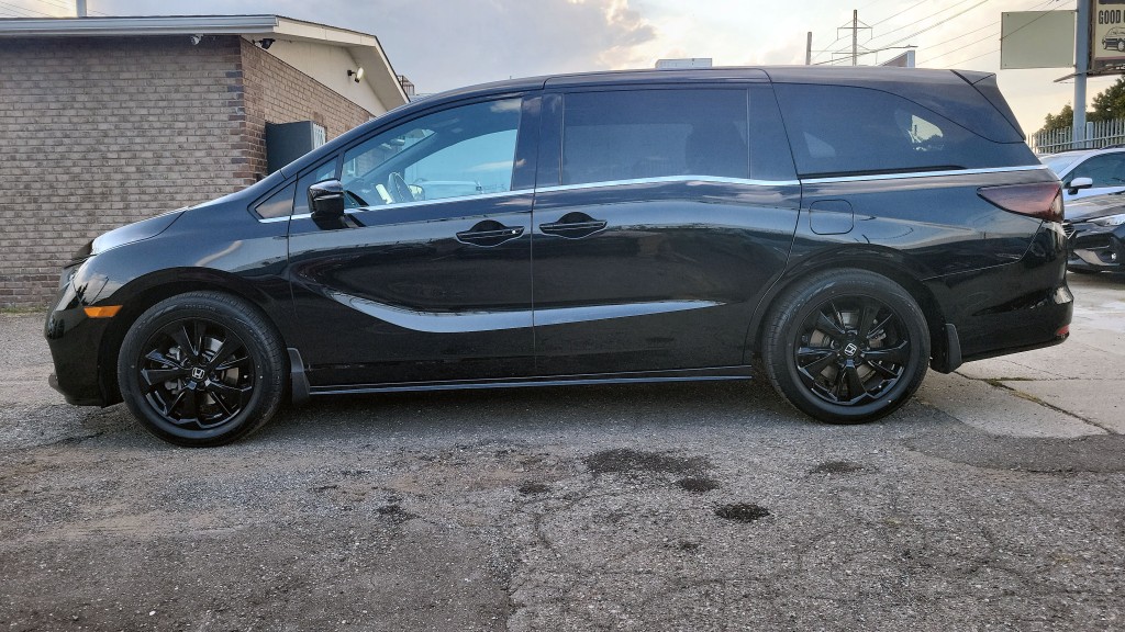 2023 Honda Odyssey photo 4