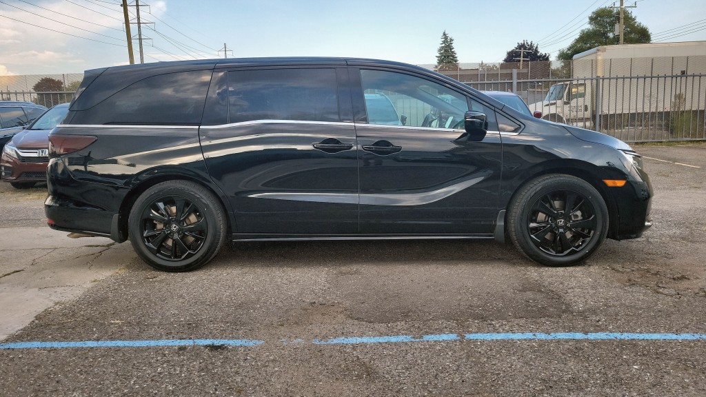 2023 Honda Odyssey photo 5
