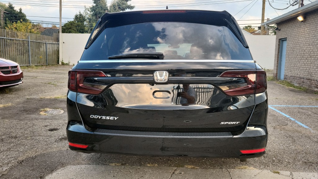 2023 Honda Odyssey photo 7
