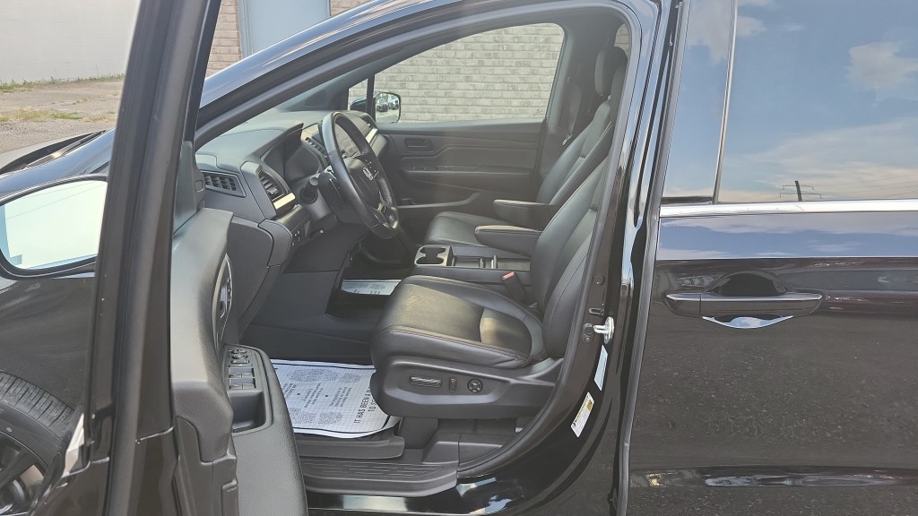2023 Honda Odyssey photo 16