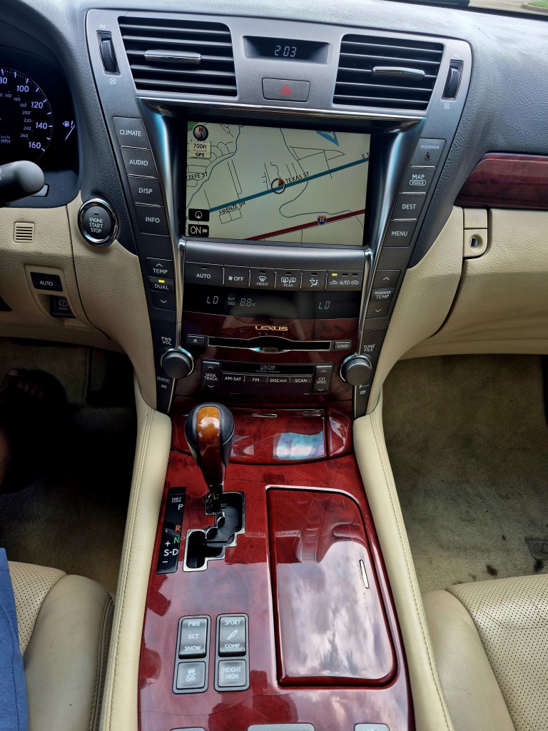 2007 Lexus LS 460 L photo 12