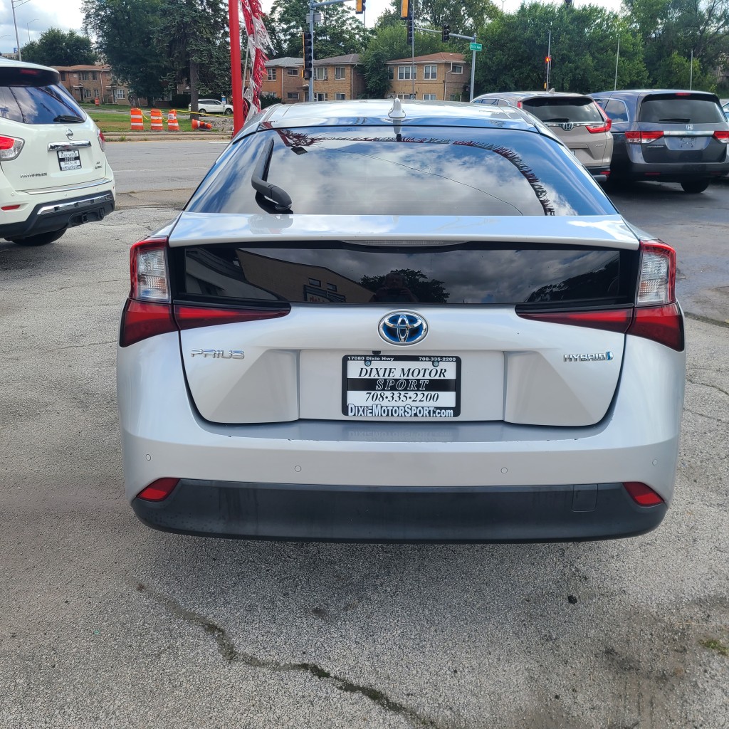 2020 Toyota Prius LE photo 4