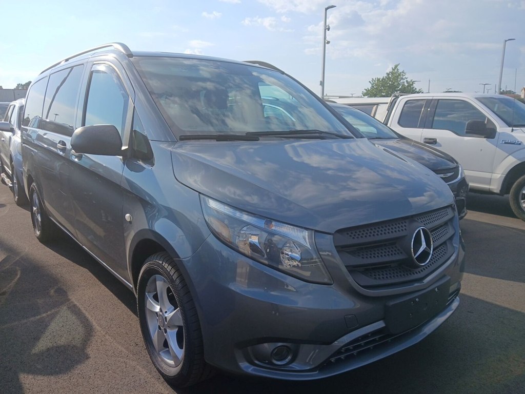 2016 MERCEDES-BENZ METRIS