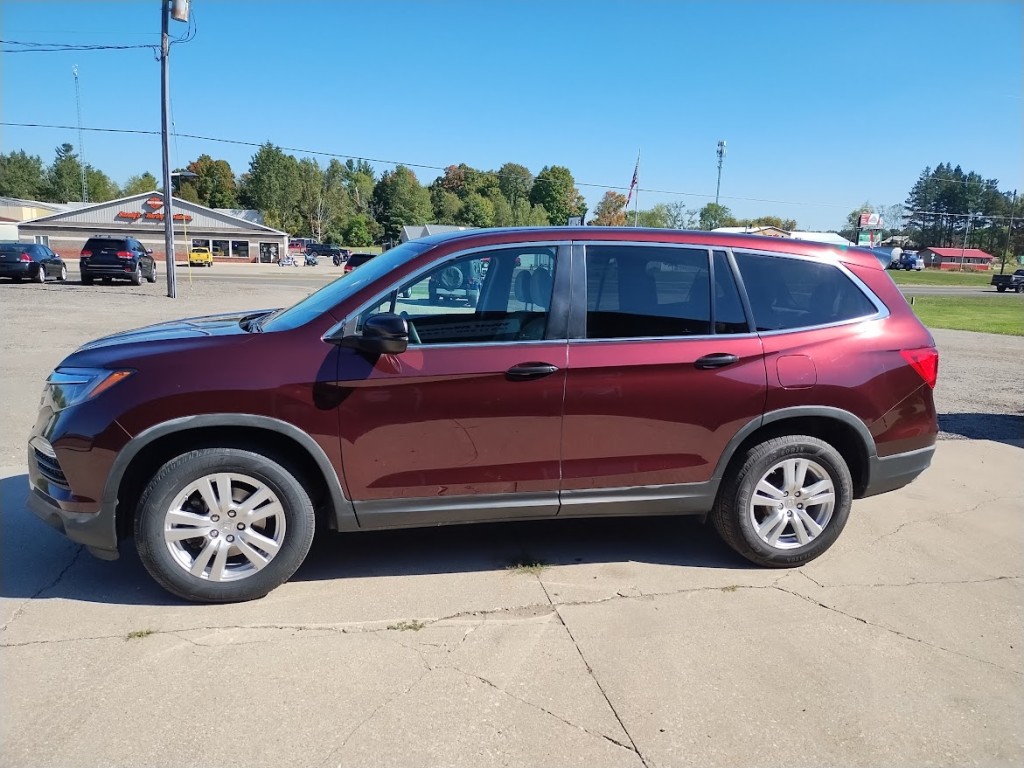 2017 Honda Pilot LX photo 3