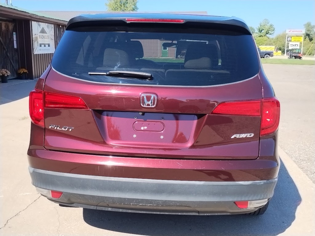 2017 Honda Pilot LX photo 4