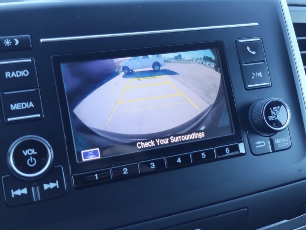 2017 Honda Pilot LX photo 8