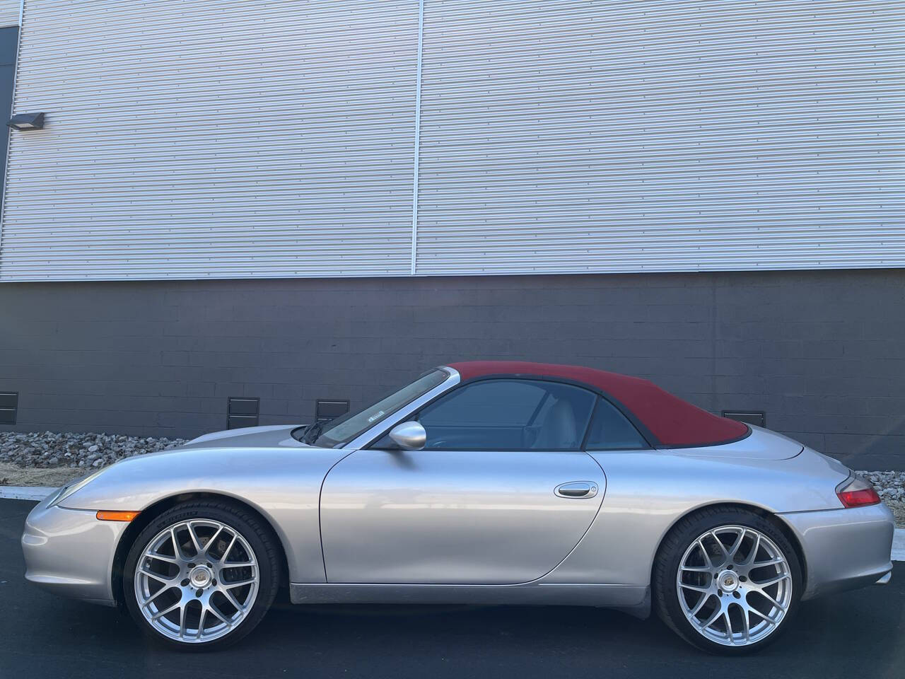 2002 Porsche 911 Cabriolet photo 2