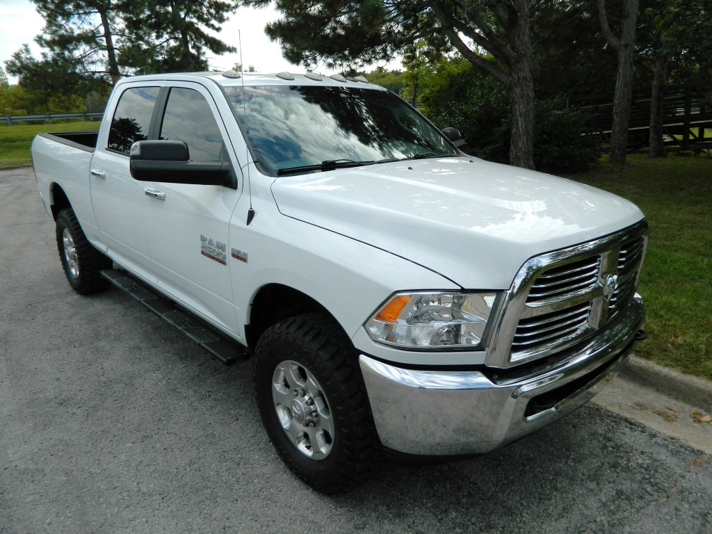 2017 Ram 2500 SLT photo 3