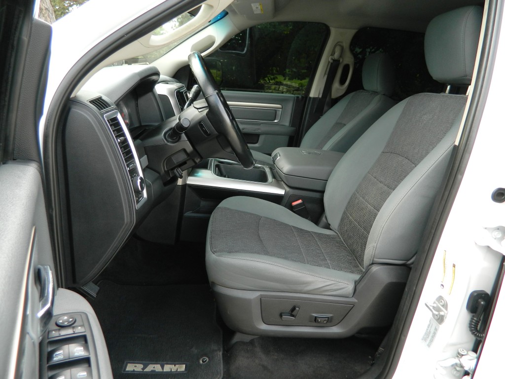 2017 Ram 2500 SLT photo 12