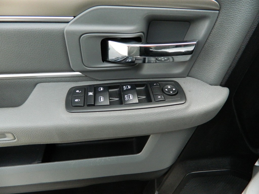 2017 Ram 2500 SLT photo 17