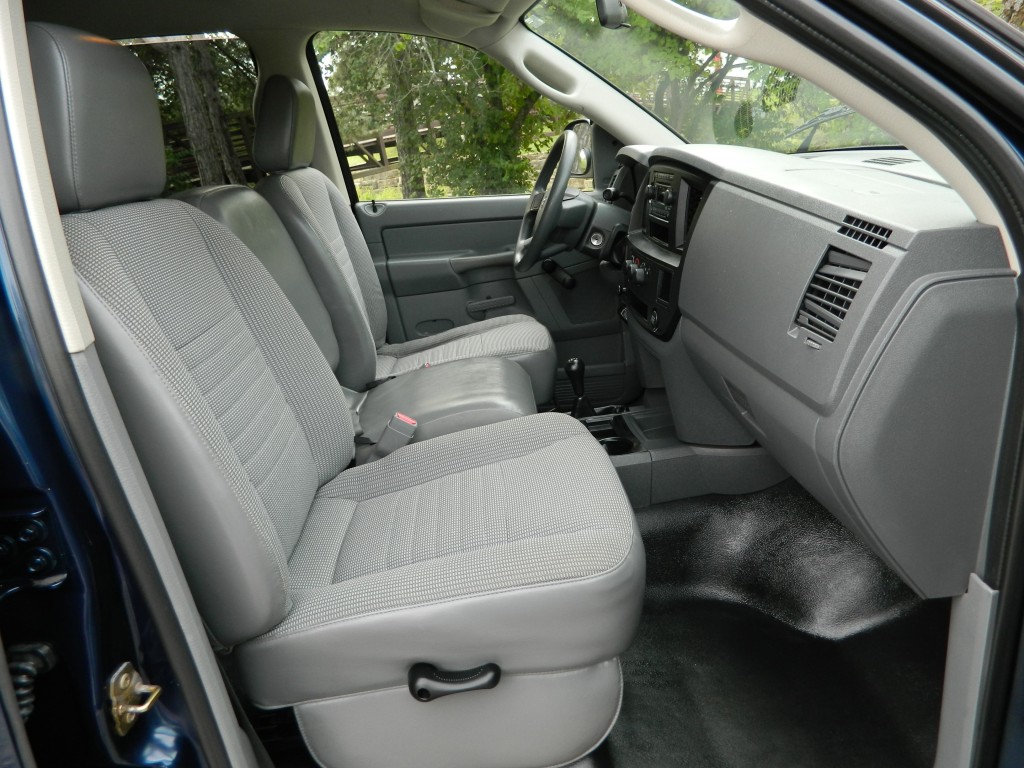 2006 Dodge Ram 3500 ST photo 14