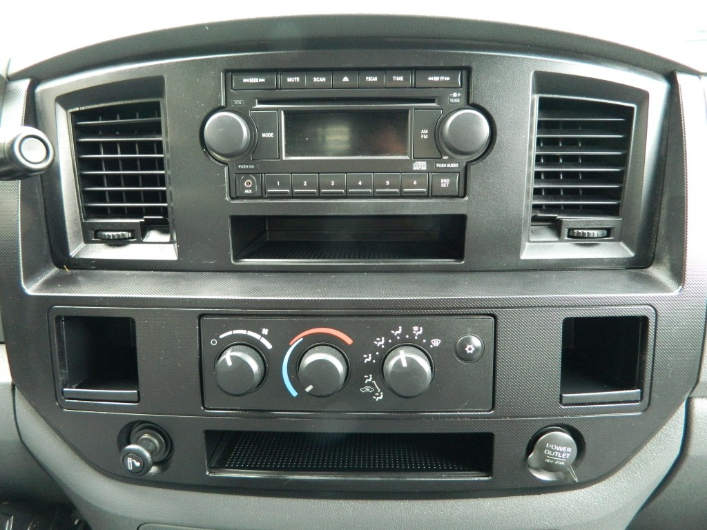 2006 Dodge Ram 3500 ST photo 16