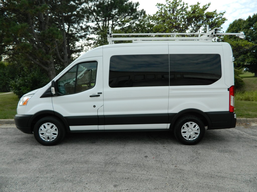 2019 Ford Transit XLT photo 4