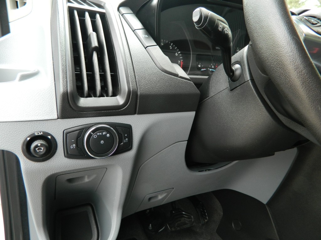 2019 Ford Transit XLT photo 17