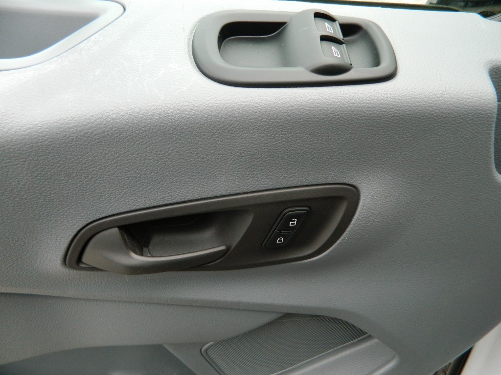 2019 Ford Transit XLT photo 18