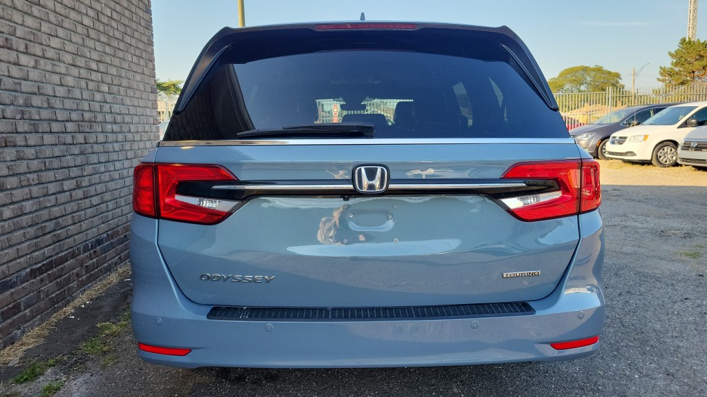 2023 Honda Odyssey Touring photo 6