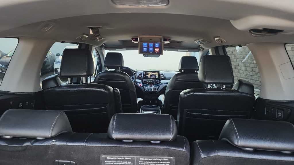 2023 Honda Odyssey Touring photo 10