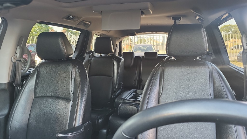 2023 Honda Odyssey Touring photo 11