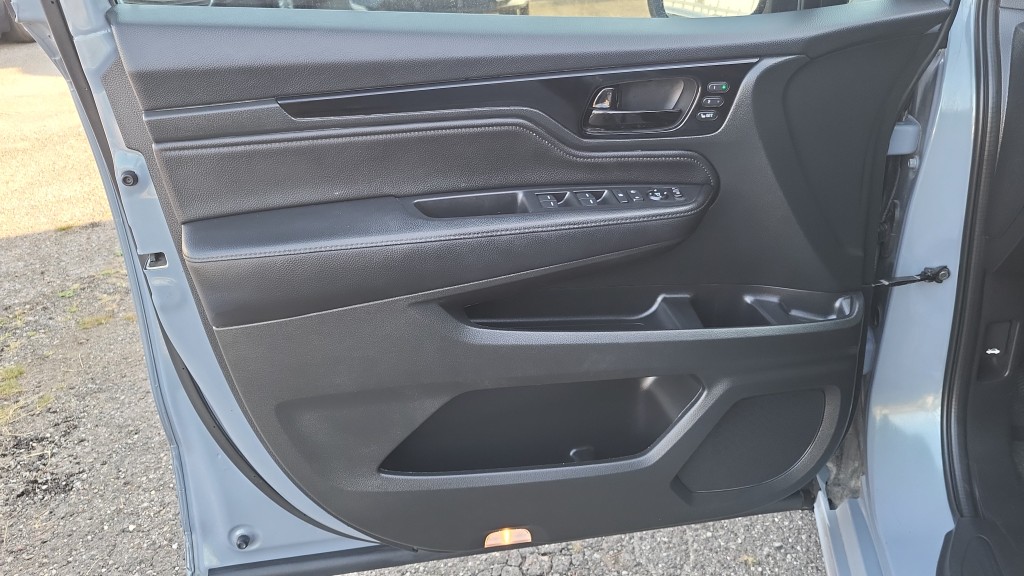 2023 Honda Odyssey Touring photo 12