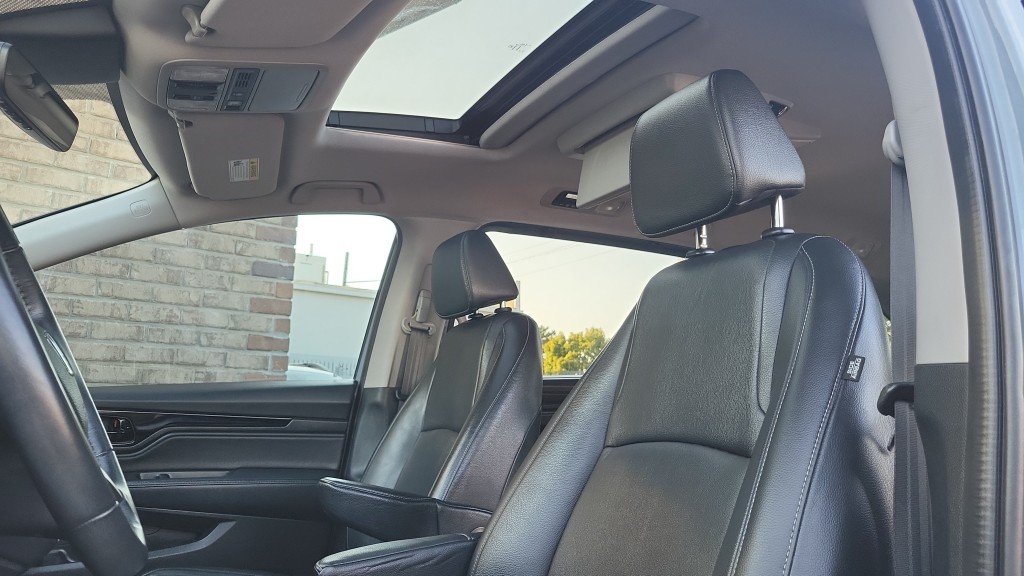 2023 Honda Odyssey Touring photo 15