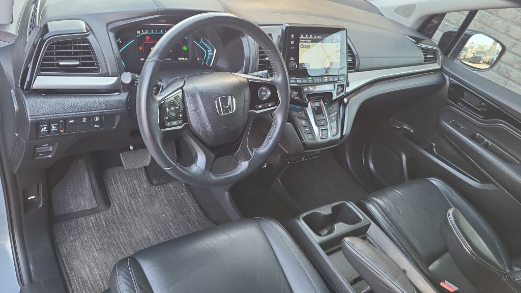 2023 Honda Odyssey Touring photo 16