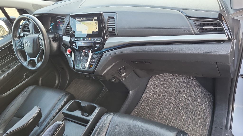 2023 Honda Odyssey Touring photo 17