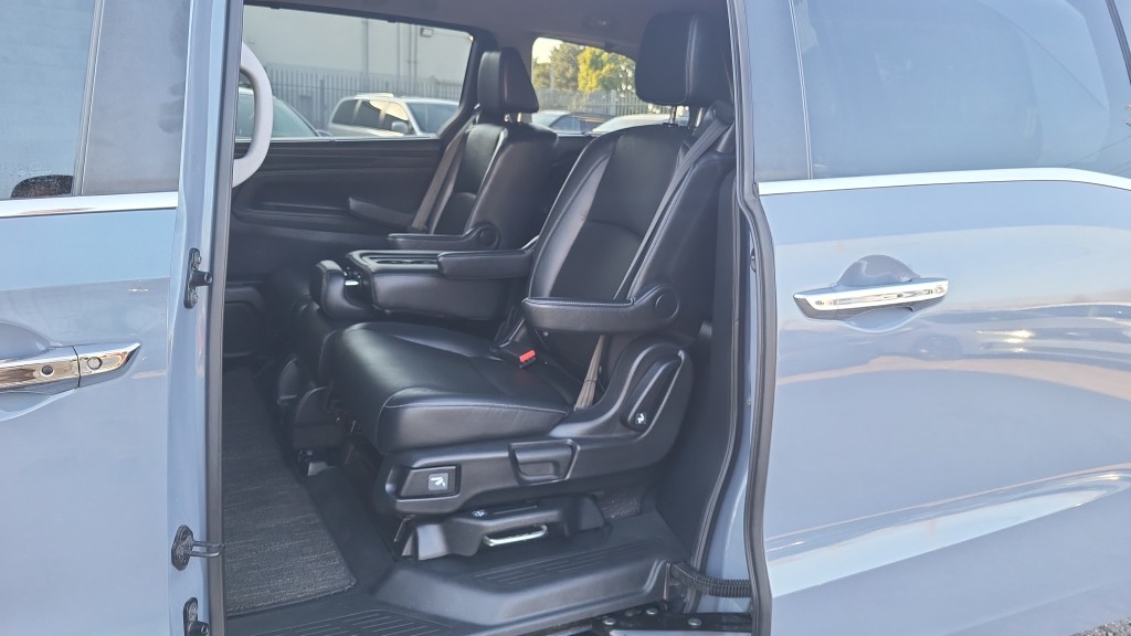 2023 Honda Odyssey Touring photo 23