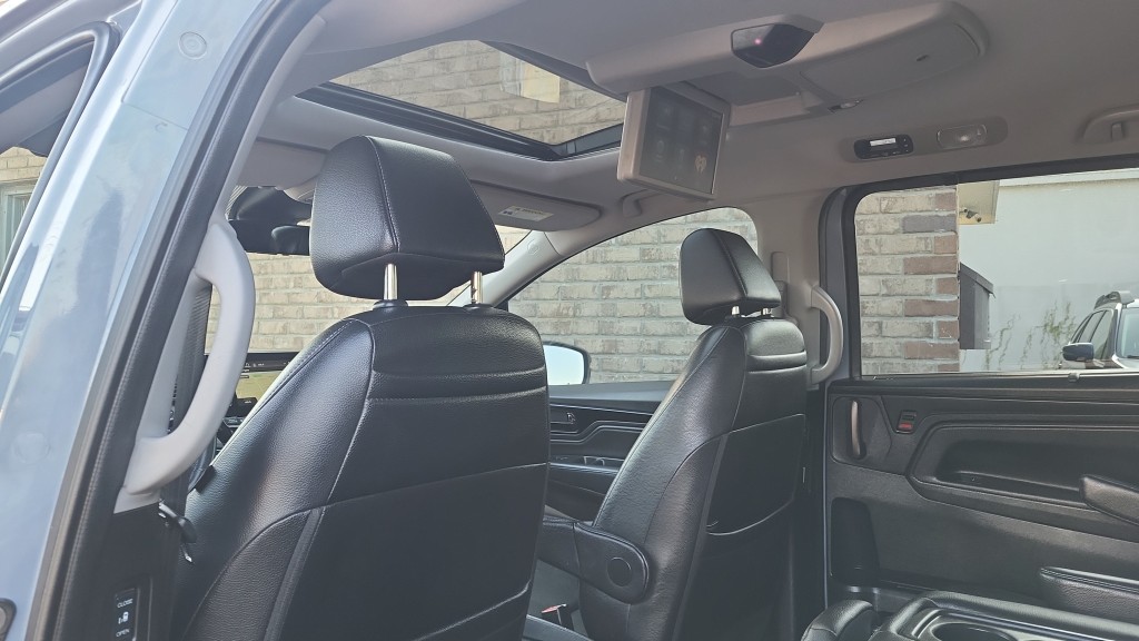 2023 Honda Odyssey Touring photo 24