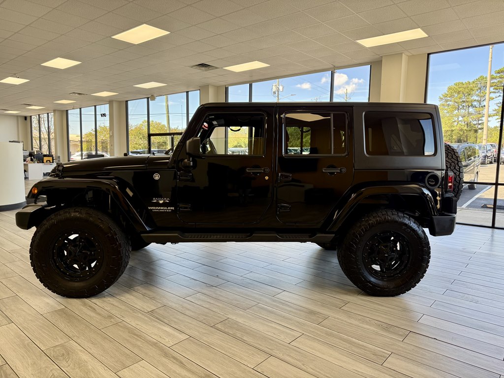 2016 Jeep Wrangler Sahara photo 2