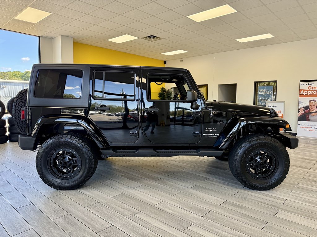 2016 Jeep Wrangler Sahara photo 3