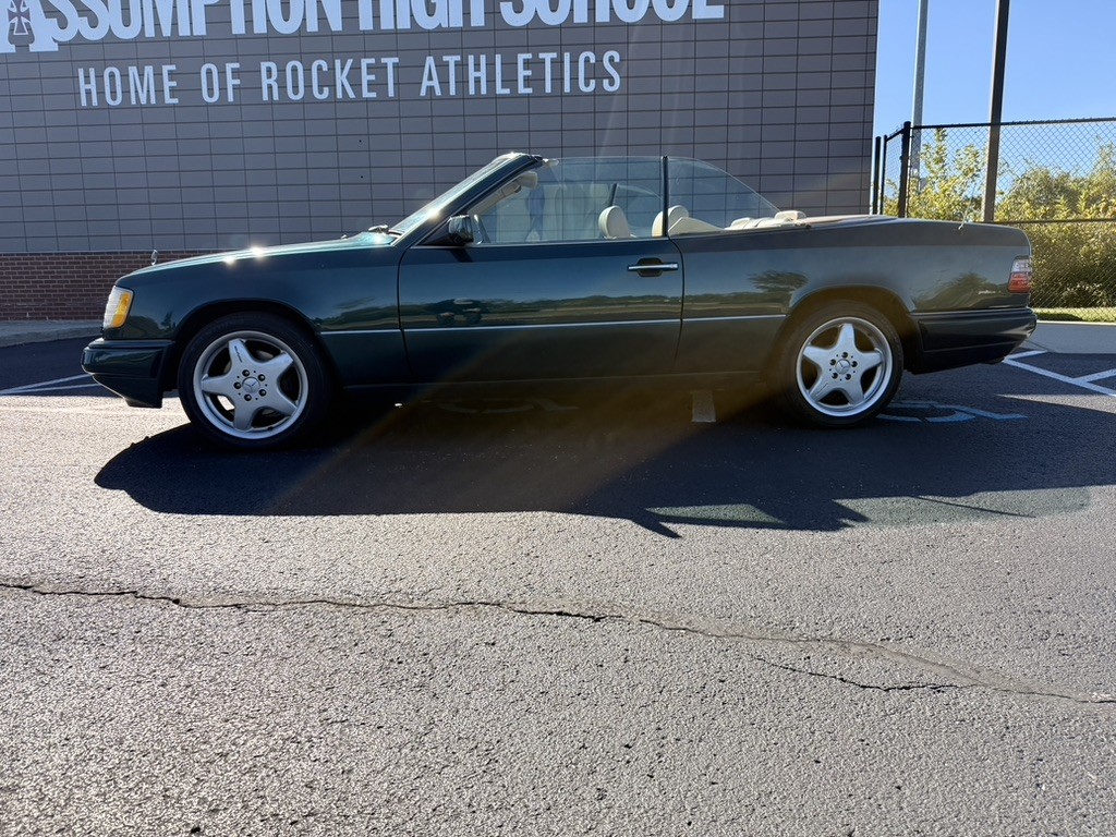 1995 Mercedes-Benz E320