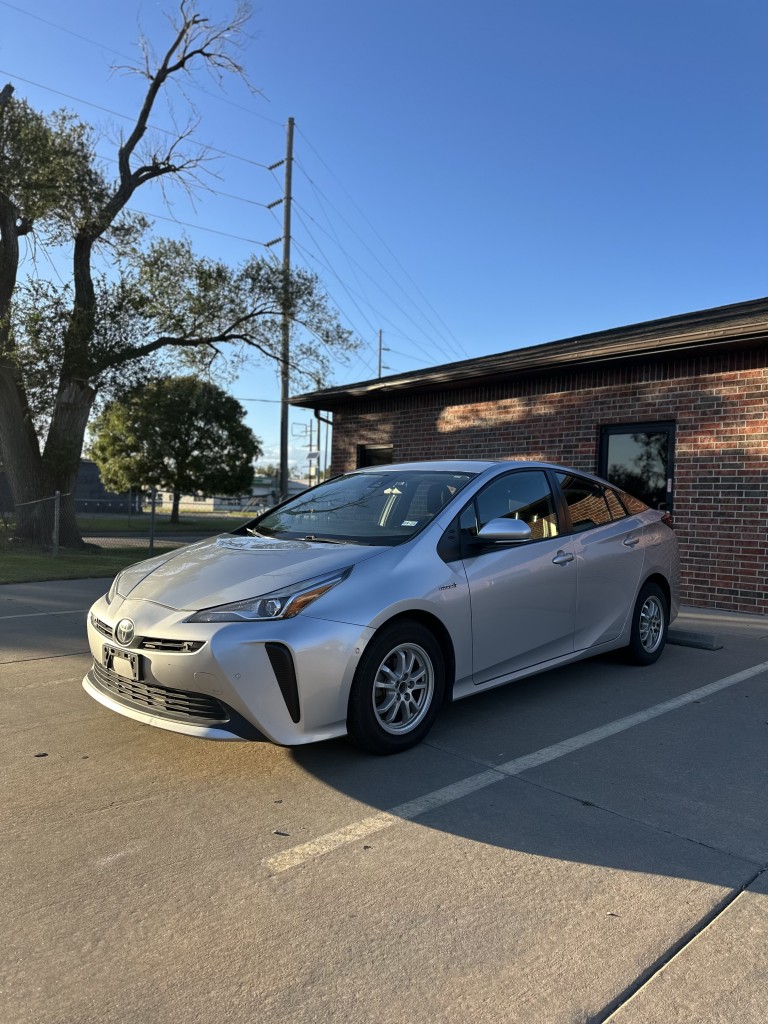 2021 Toyota Prius LE
