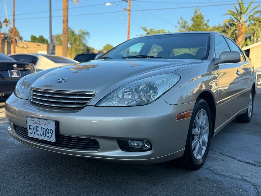 2003 Lexus ES 300's photo
