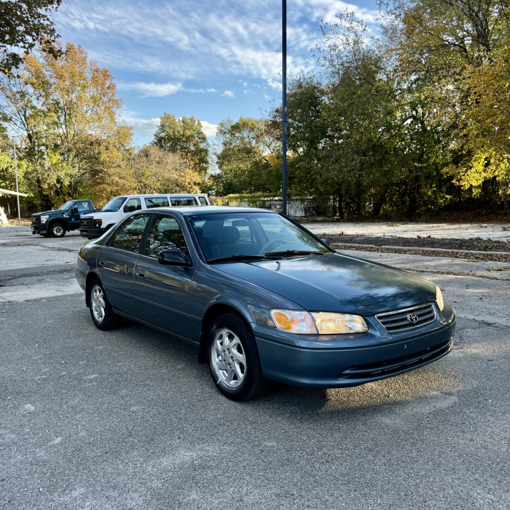 2000 Toyota Camry