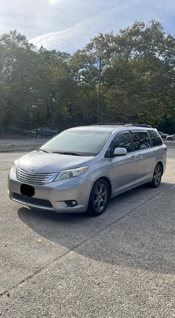 2015 TOYOTA SIENNA