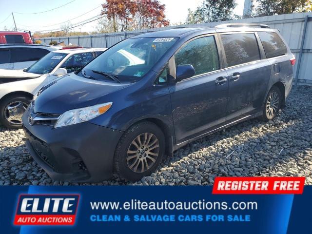 2018 TOYOTA SIENNA XLE